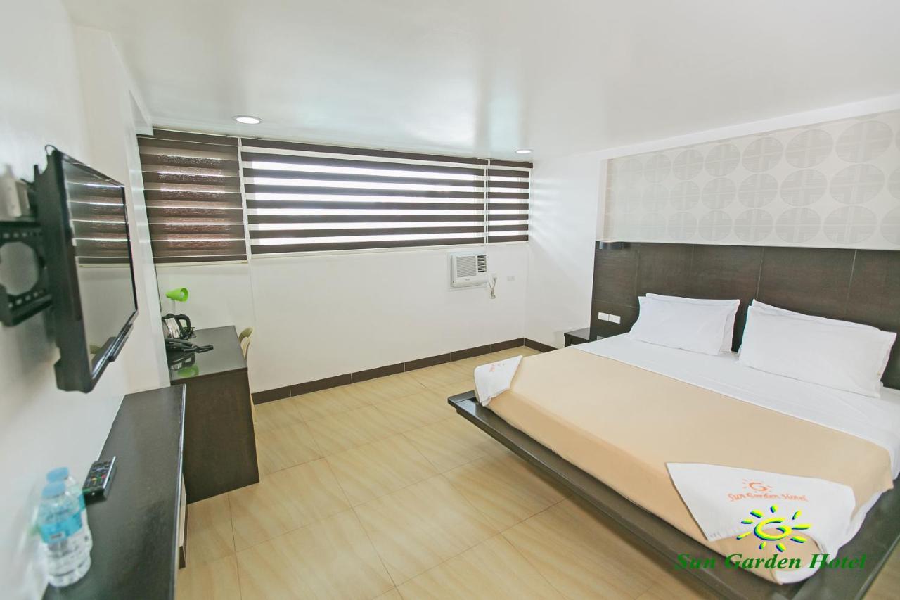 Sun Garden Hotel Tarlac Экстерьер фото